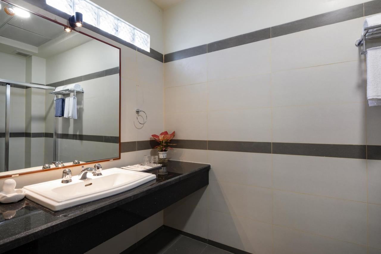 Lara Hotel Long Xuyên Екстериор снимка