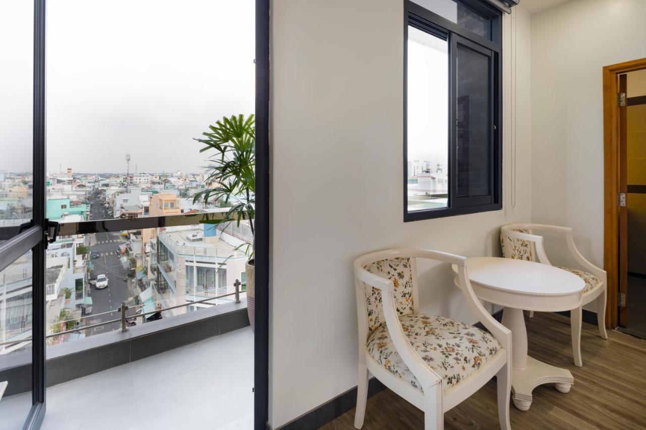 Lara Hotel Long Xuyên Екстериор снимка