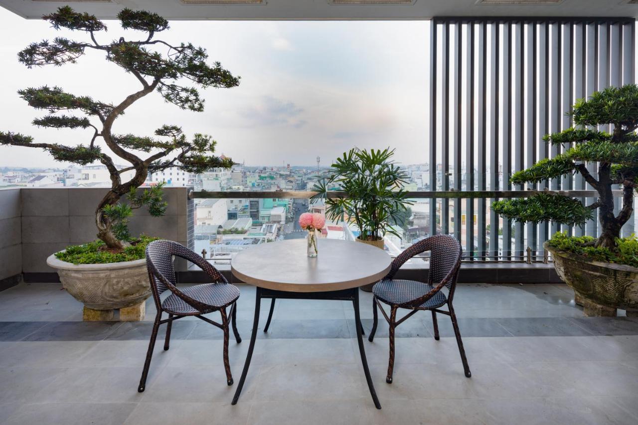 Lara Hotel Long Xuyên Екстериор снимка